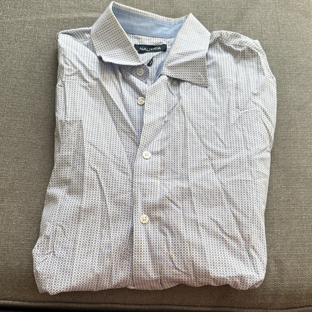 Nautica Men's Blue and White Patterned Button-Down Shirt